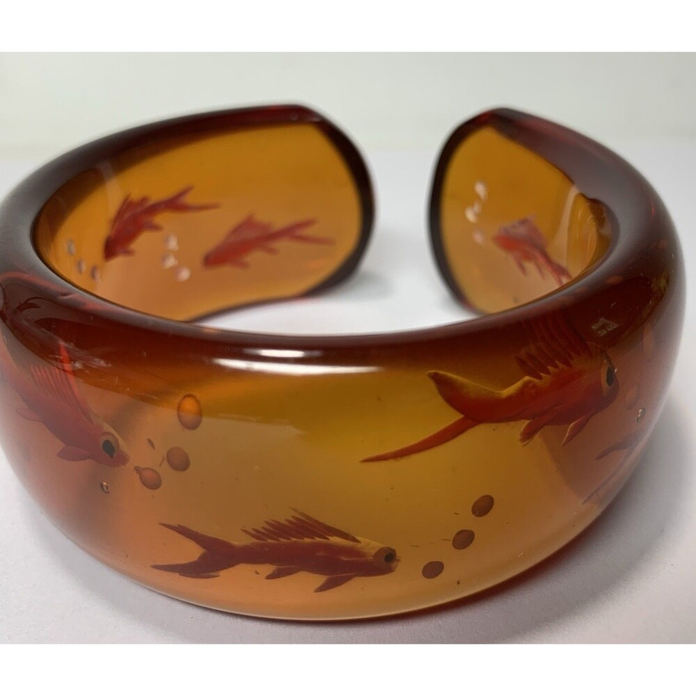 Vintage Rare Reverse Carved Fish Thick Bakelite Bracelet Apple Juice Tested